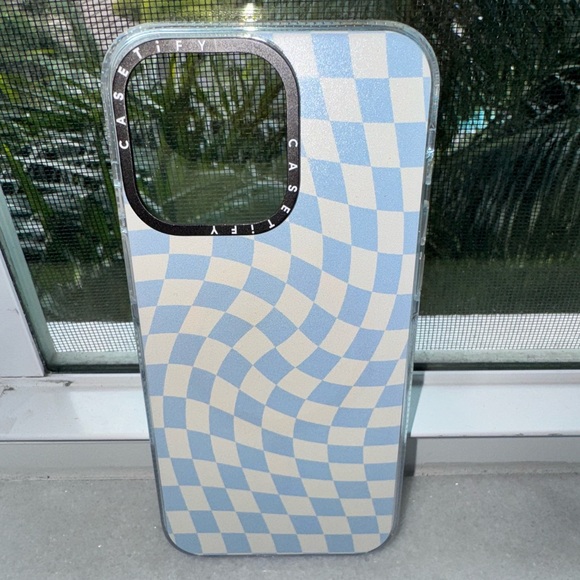 iPhone case - Picture 1 of 5